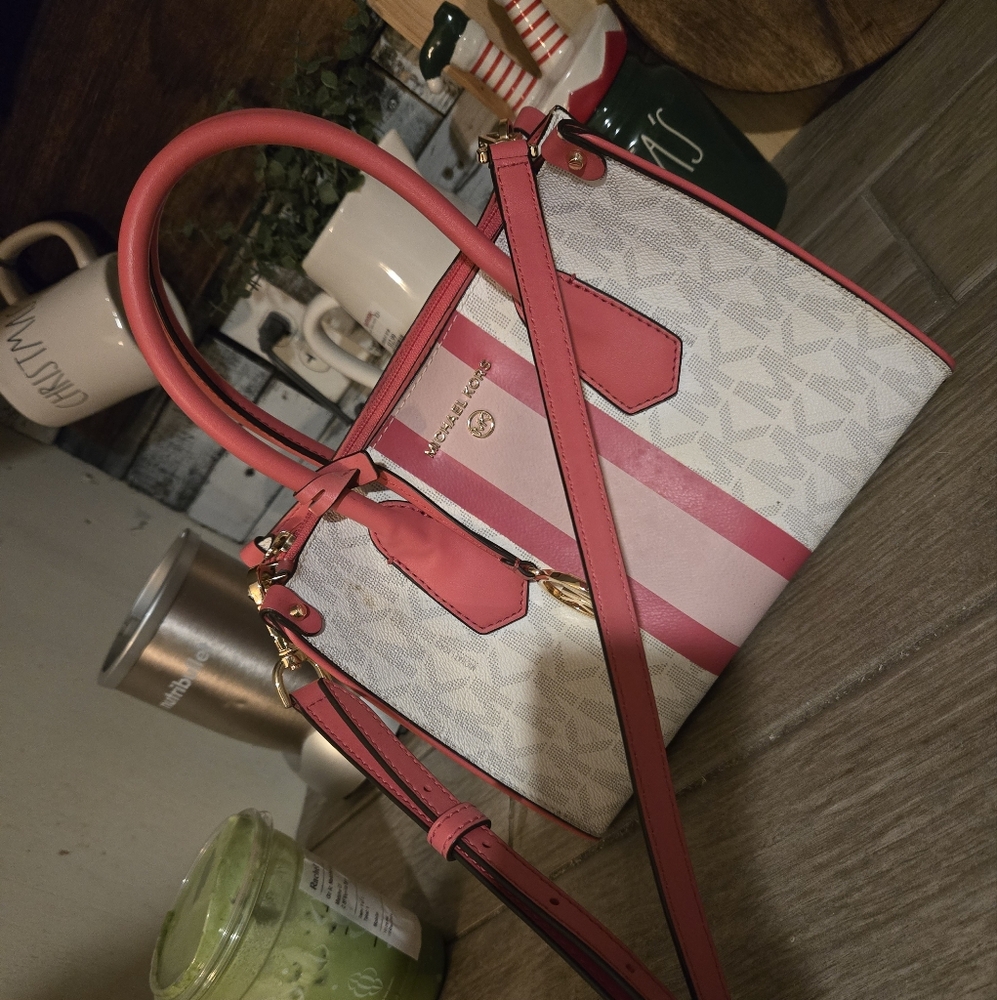 Michael Kors Pink and White Women's Bag